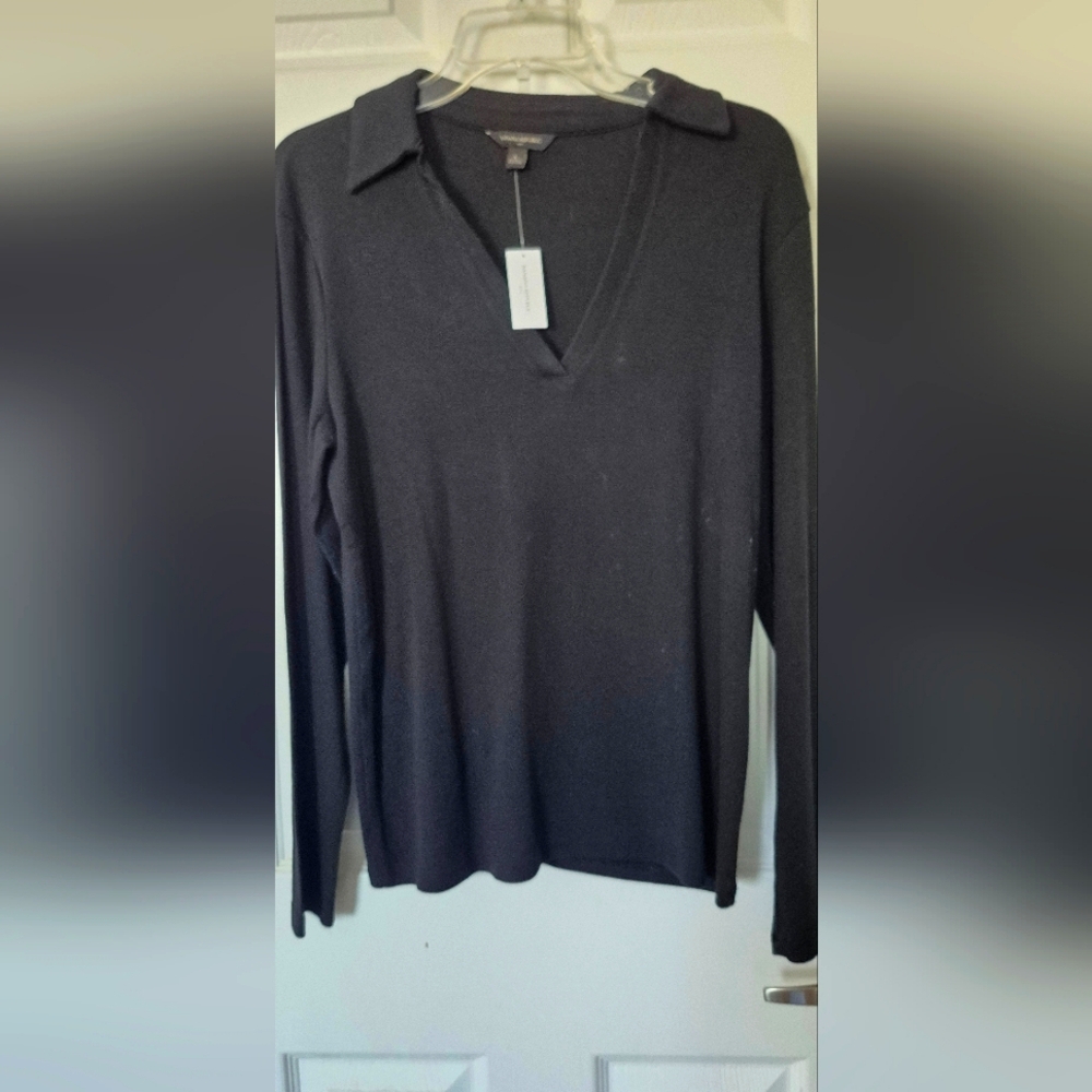 Black V-Neck Long Sleeve Top